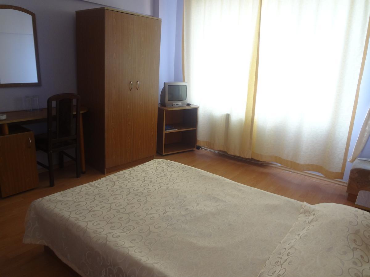 Paradise Hotel Madzharovo Экстерьер фото
