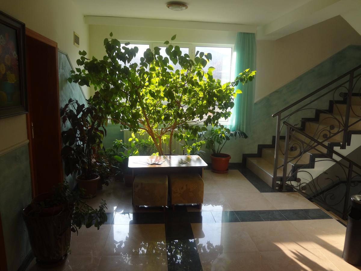 Paradise Hotel Madzharovo Экстерьер фото