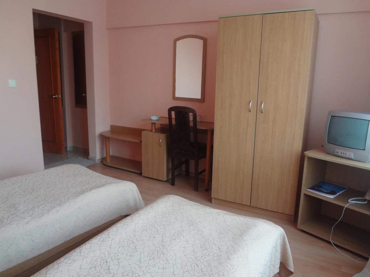 Paradise Hotel Madzharovo Экстерьер фото