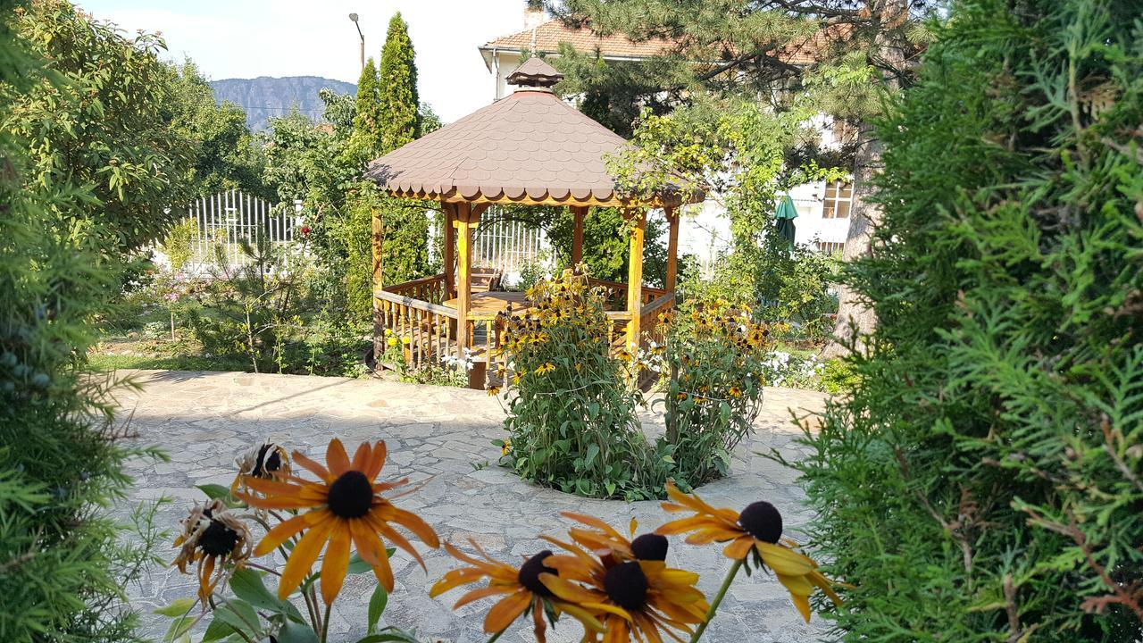 Paradise Hotel Madzharovo Экстерьер фото